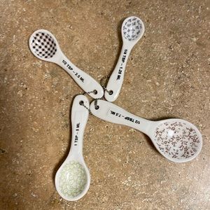 🐉RAE DUNN MEASURING SPOONS🐉